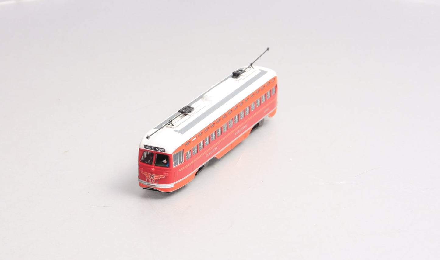 Bowser 12561 HO SF Pacific Electric PCC Streetcar #1061