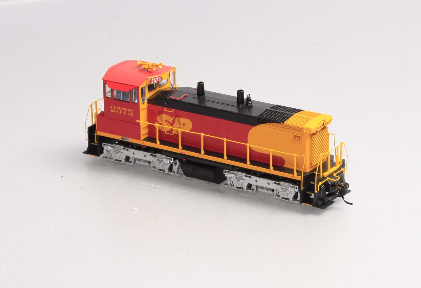 Broadway Limited 3321 HO Southern Pacific EMD SW1500 Diesel Locomotive #2575