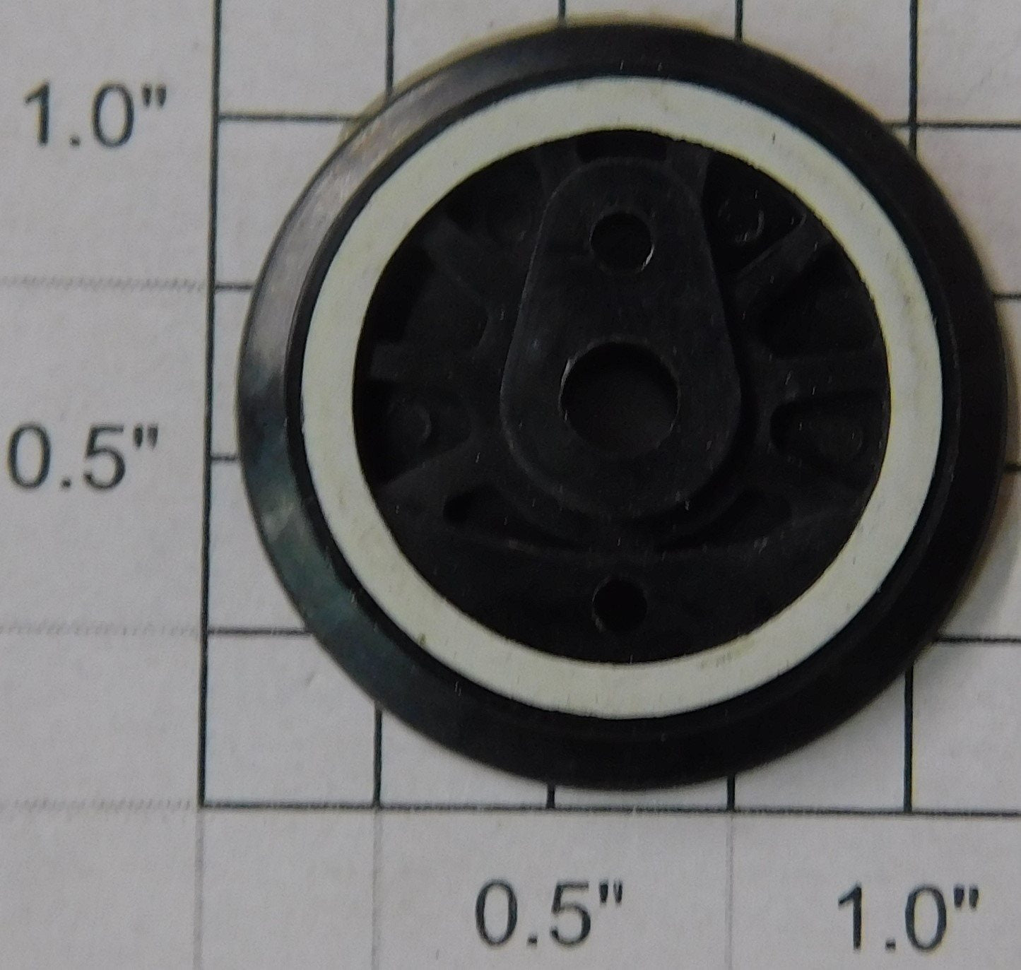 American Flyer PA15C031 Small Plastic Flanged Wheel for 21158S