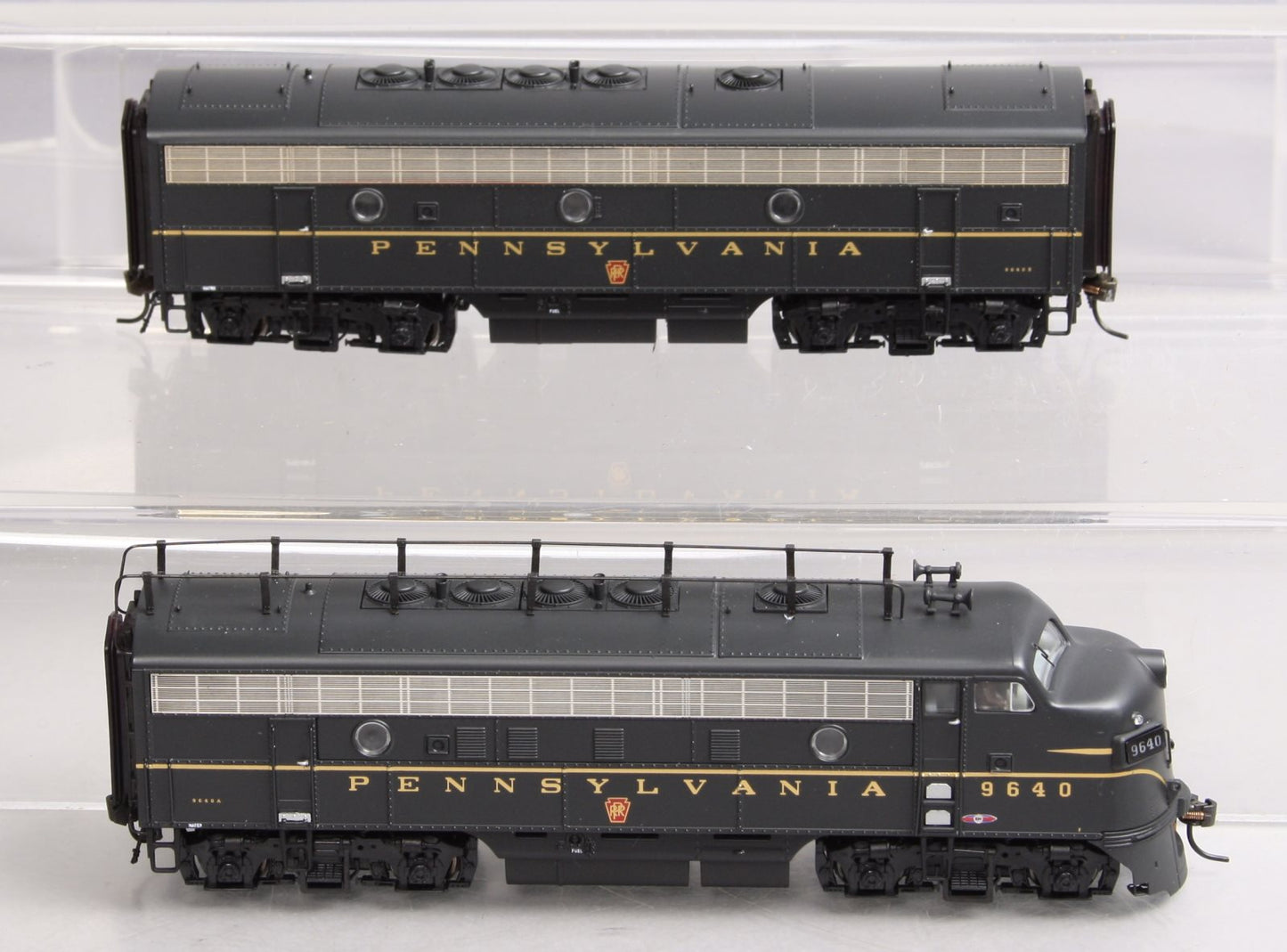 Broadway Limited 419 HO PRR F7A & F7B  Diesel Locomotive #9640A/#9640B