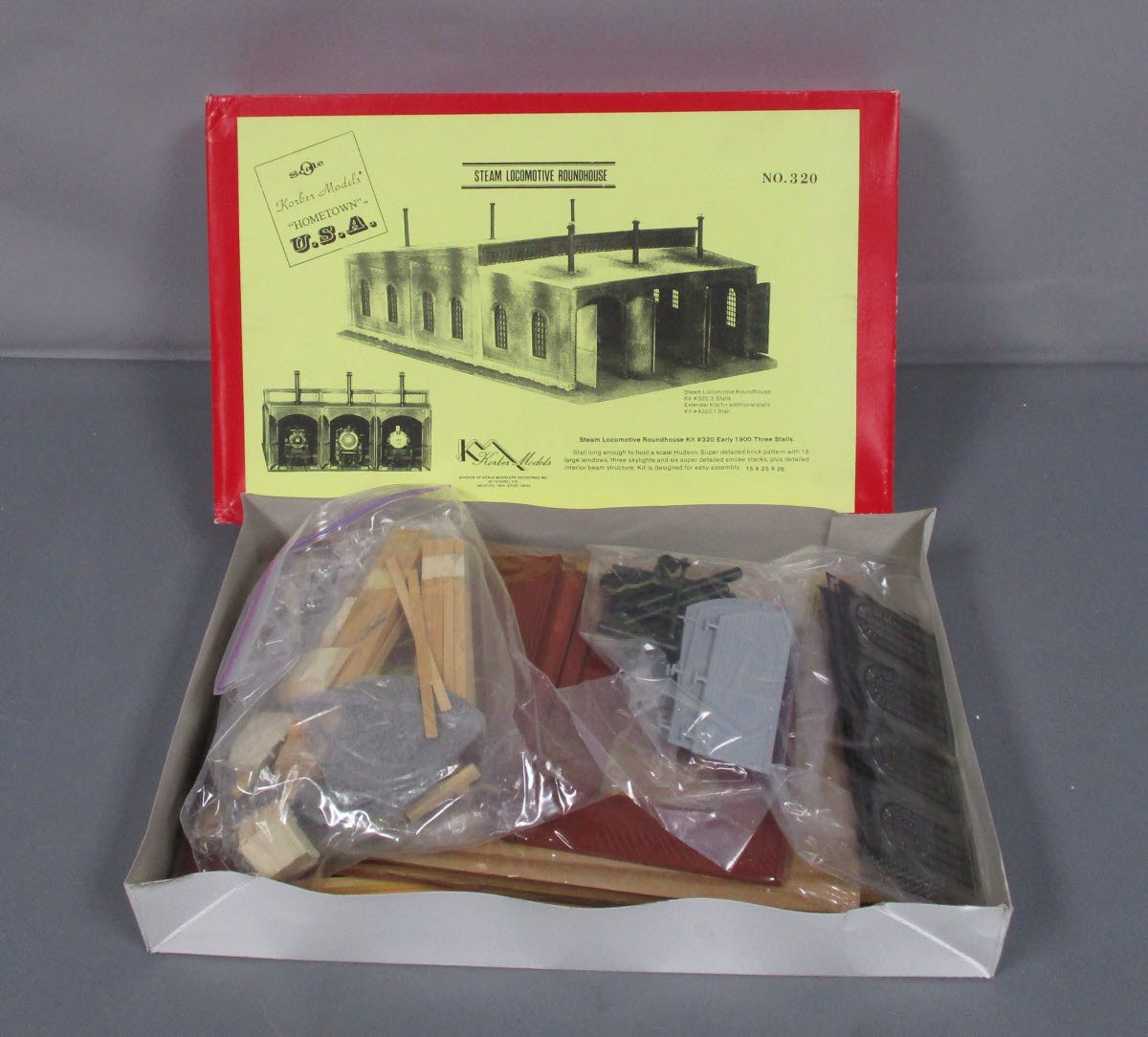 Korber 320 O Gauge Three Stall Roundhouse Plastic Building Kit