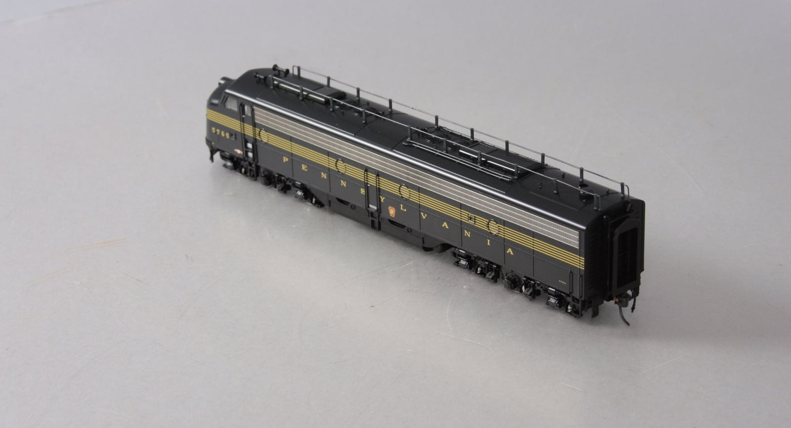 Broadway Limited 457 HO PRR EMD E8A Powered Diesel Locomotive #5765 w/DCC/Sound