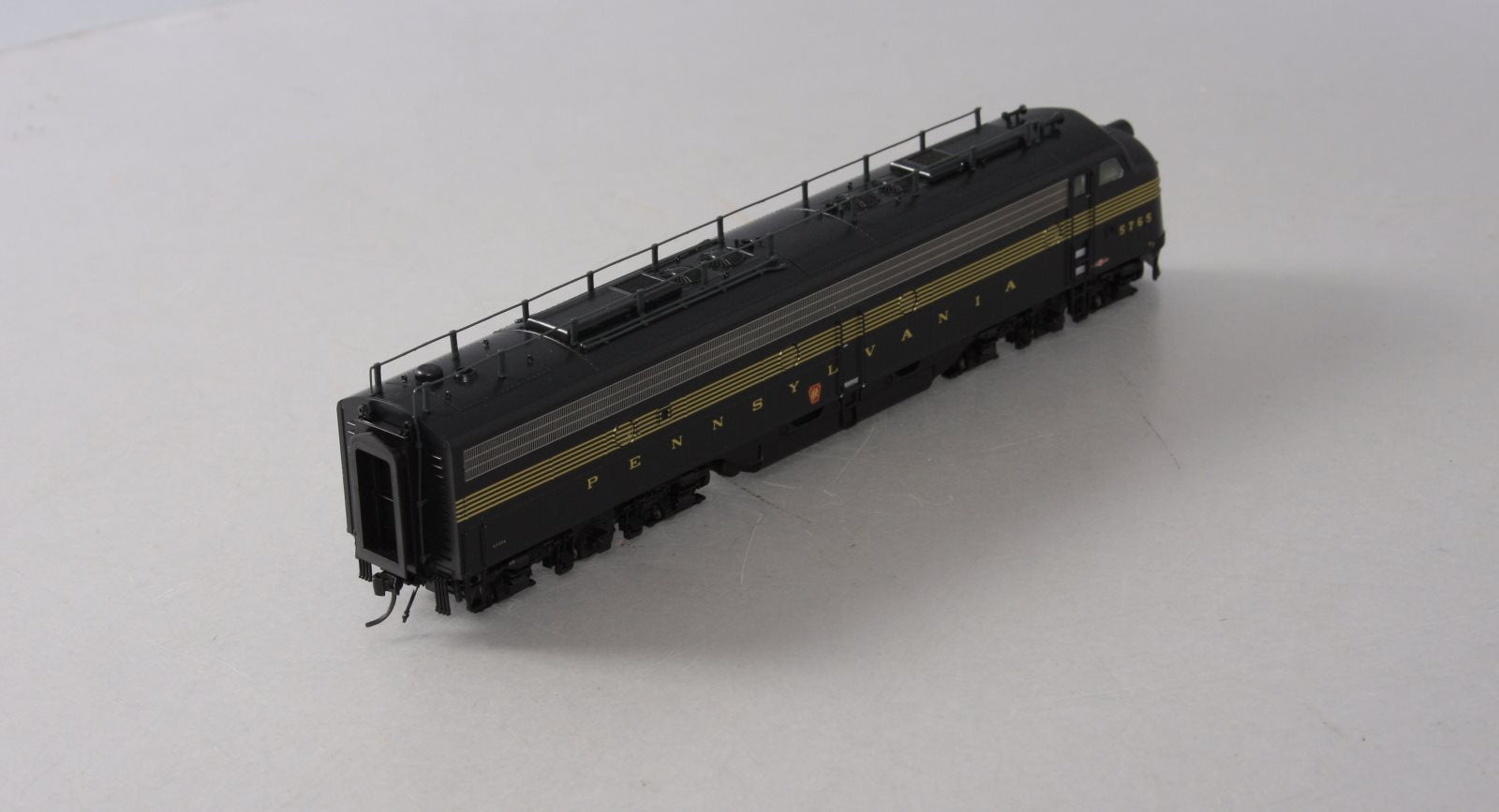 Broadway Limited 457 HO PRR EMD E8A Powered Diesel Locomotive #5765 w/DCC/Sound