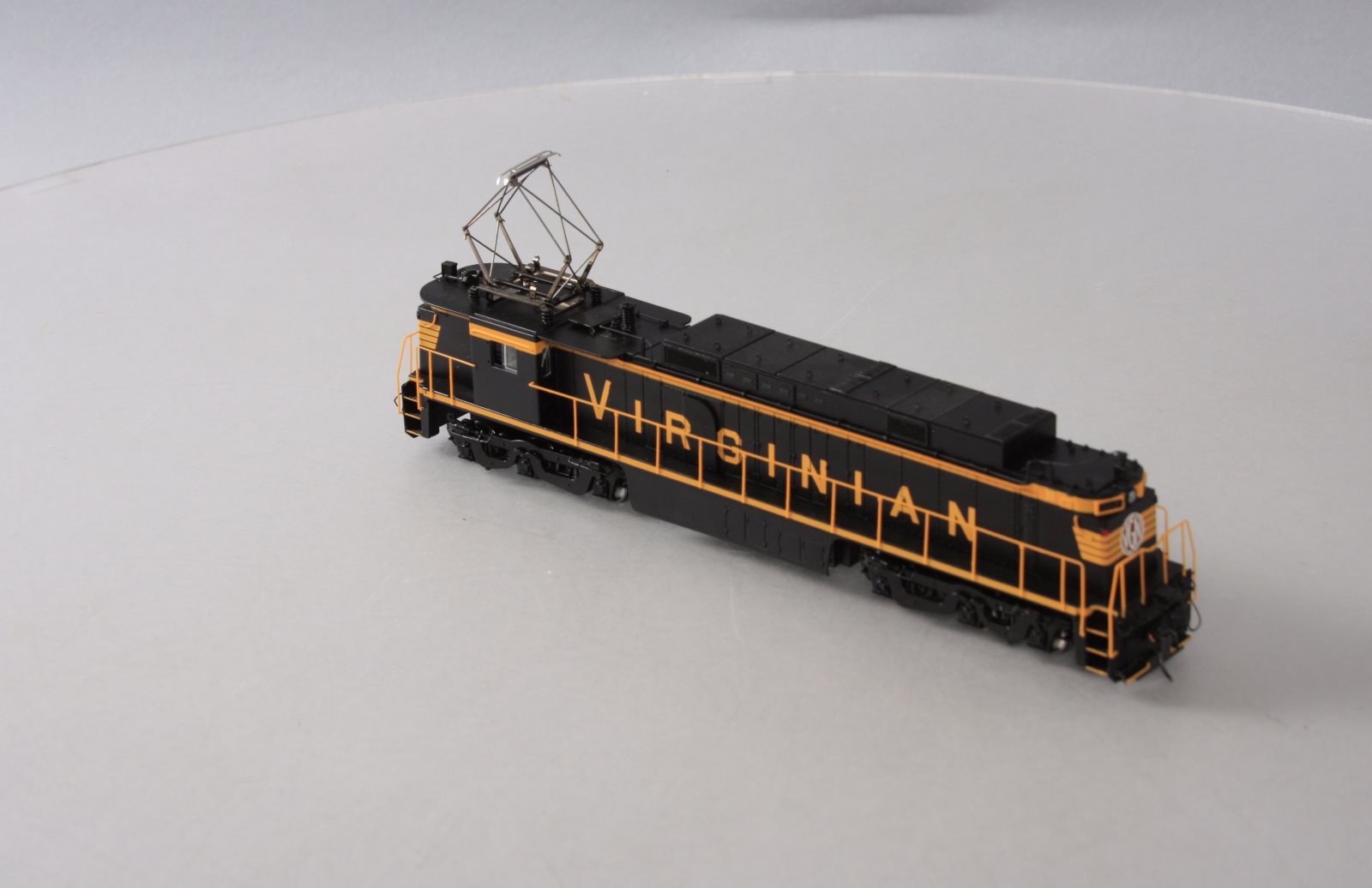 Bachmann 82402 HO Scale Virginian E33 Electric Locomotive #140