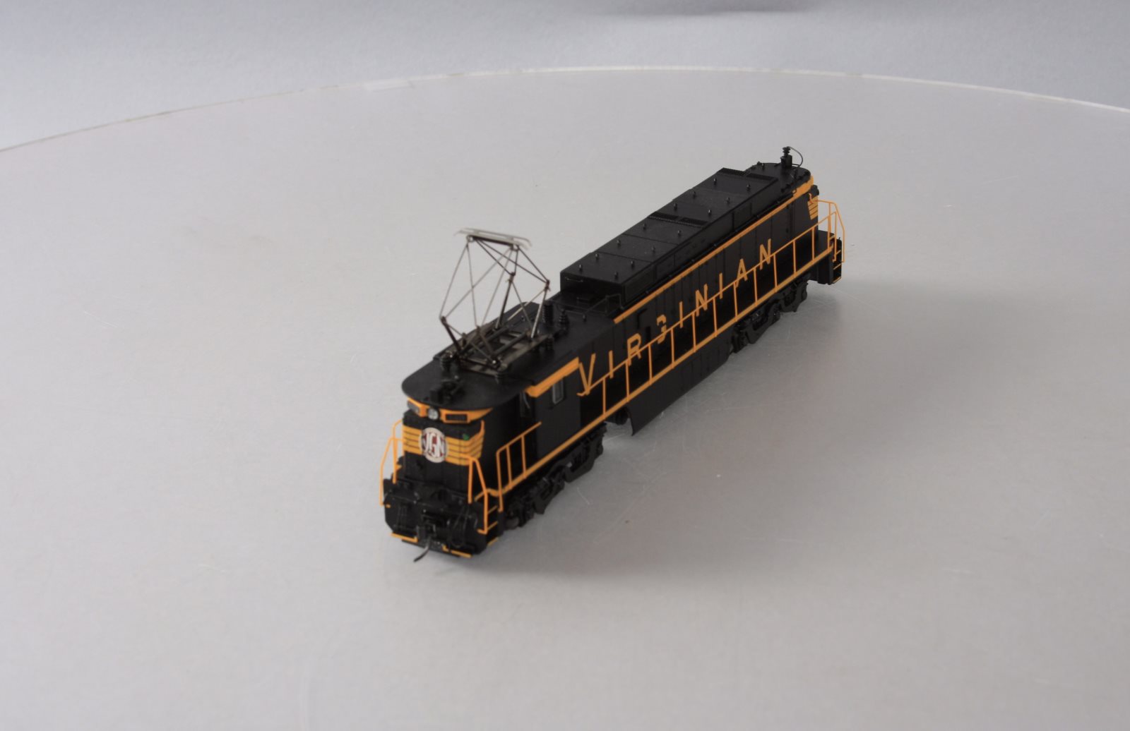Bachmann 82402 HO Scale Virginian E33 Electric Locomotive #140