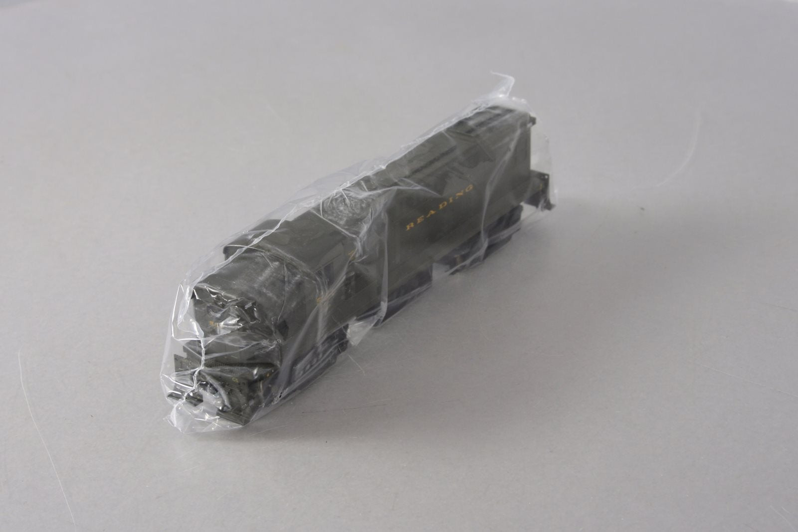 Stewart 4204 HO Reading Diesel Baldwin AS-16 - Powered #561
