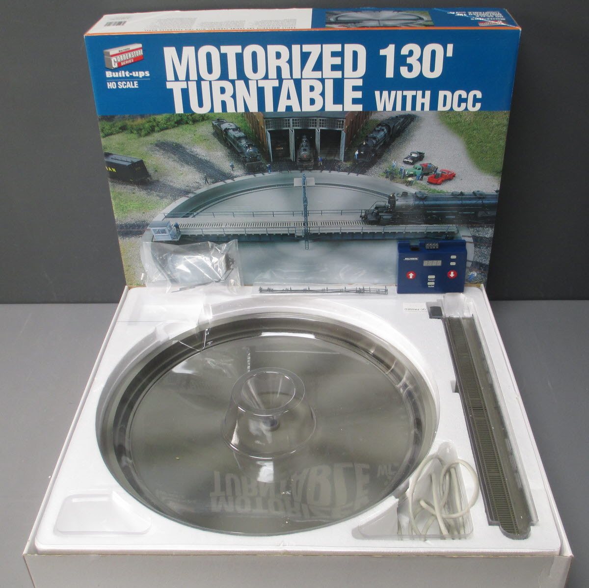 Walthers 933-2850 HO Scale  Motorized 130' Turntable with DCC