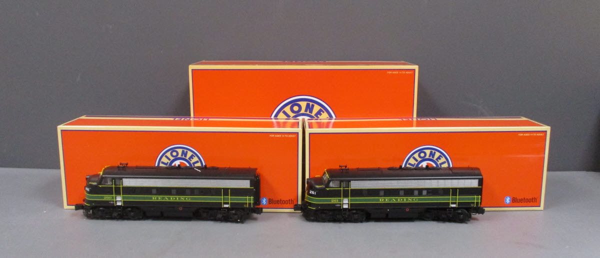 Lionel 6-85211 Reading Legacy F3 AA Diesel Locomotive Set #260A/261A