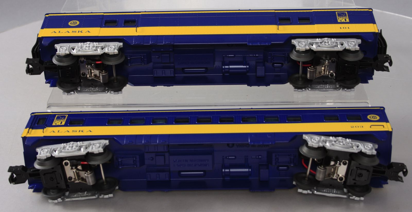 RMT 93133-1 O Alaska Streamliner Passenger Baggage & Coach Car (Set of 2)
