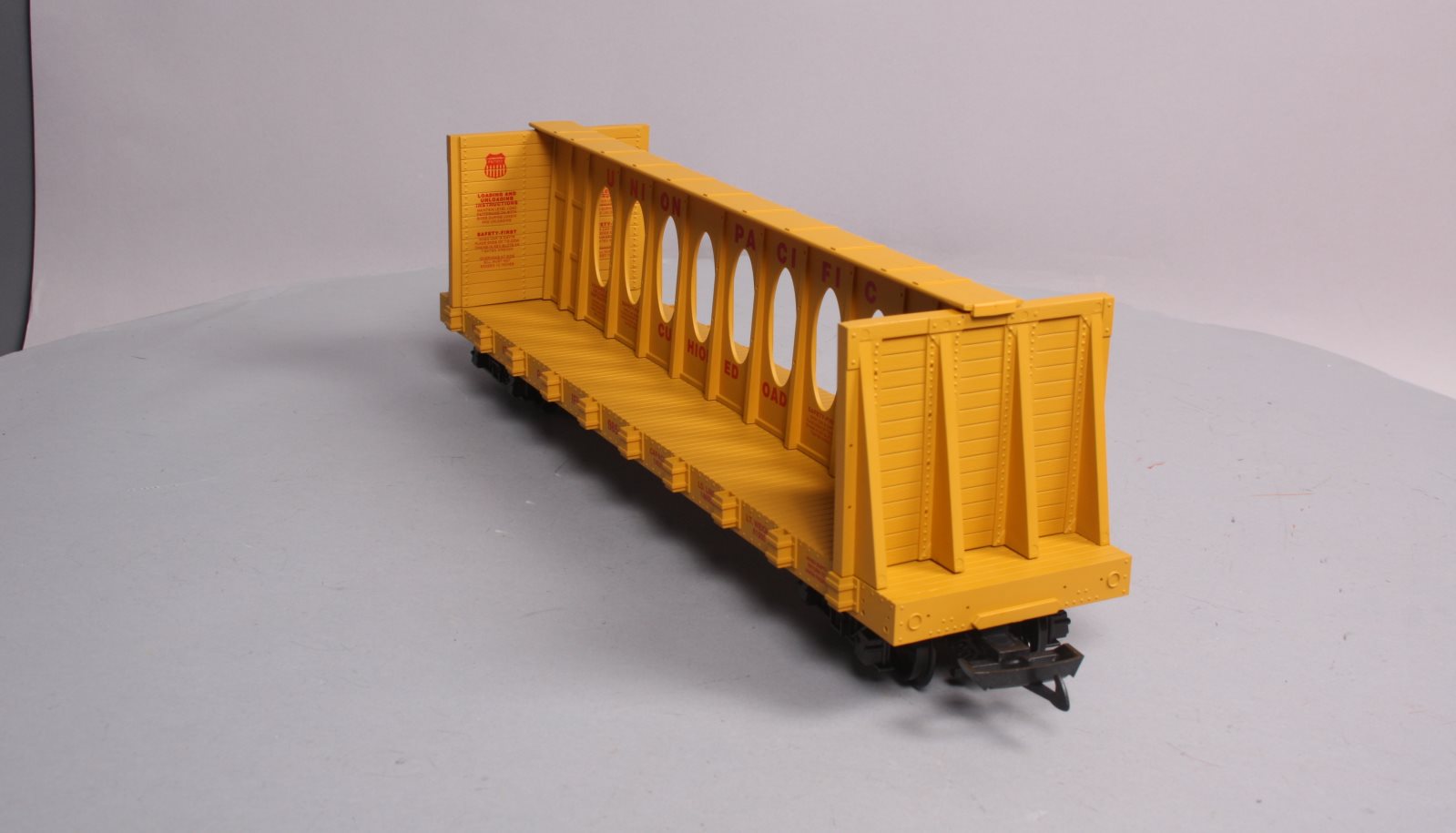 USA Trains R17405 G Union Pacific Center I-Beam Flat Cars (Yellow)