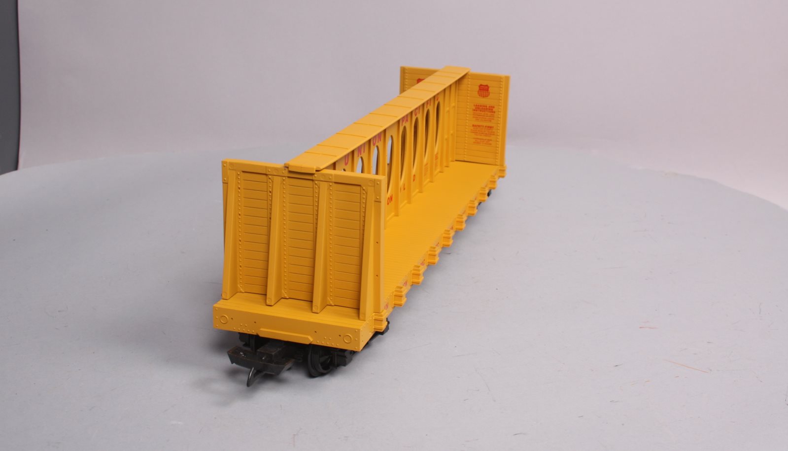 USA Trains R17405 G Union Pacific Center I-Beam Flat Cars (Yellow)