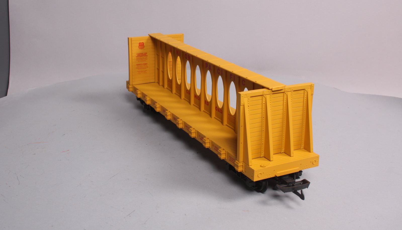 USA Trains R17405 G Union Pacific Center I-Beam Flat Cars (Yellow)