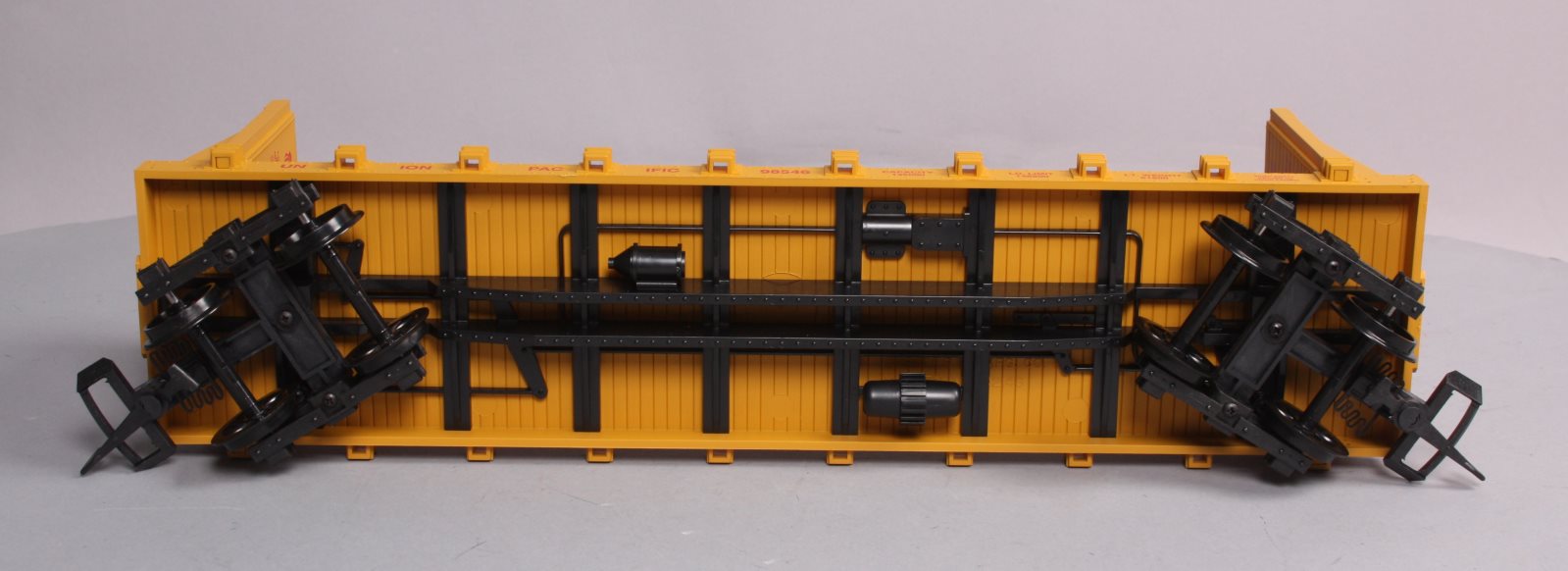 USA Trains R17405 G Union Pacific Center I-Beam Flat Cars (Yellow)