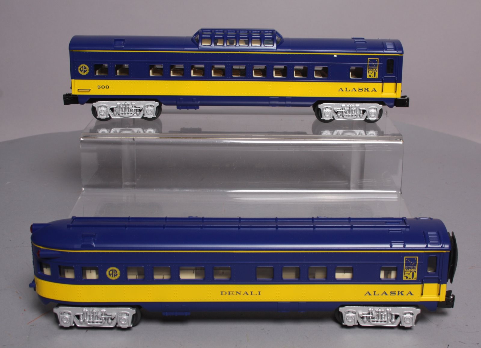 RMT 93133-2 O Alaska Streamliner Passenger Dome & Observation Car (Set of 2)