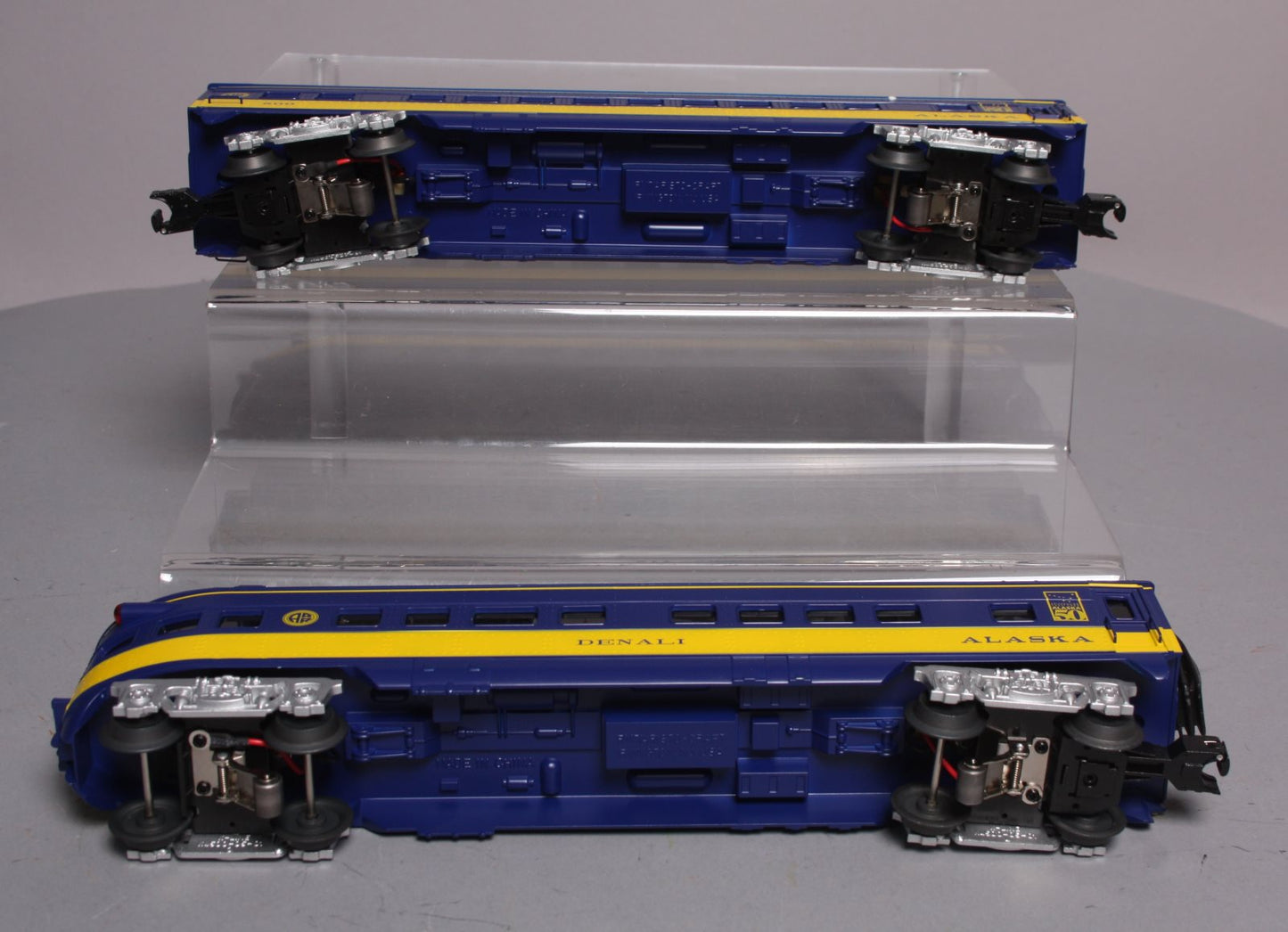 RMT 93133-2 O Alaska Streamliner Passenger Dome & Observation Car (Set of 2)