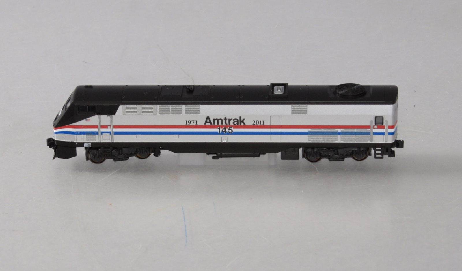 Kato 176-6021 N Amtrak/Ph III 40th Anniv Genesis P42 Diesel Locomotive #145