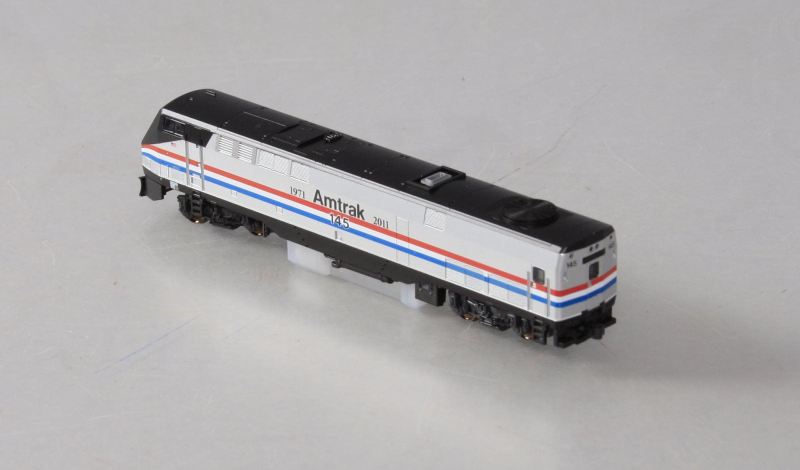 Kato 176-6021 N Amtrak/Ph III 40th Anniv Genesis P42 Diesel Locomotive #145