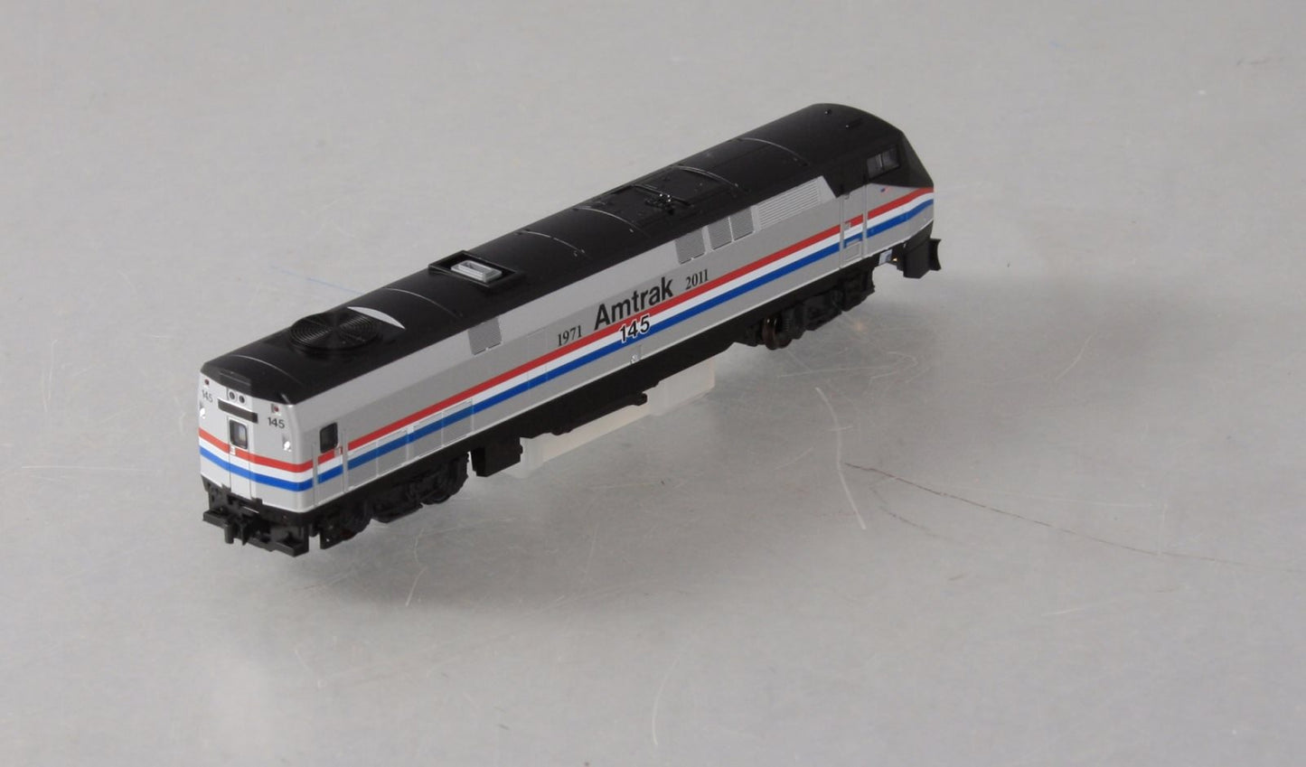 Kato 176-6021 N Amtrak/Ph III 40th Anniv Genesis P42 Diesel Locomotive #145