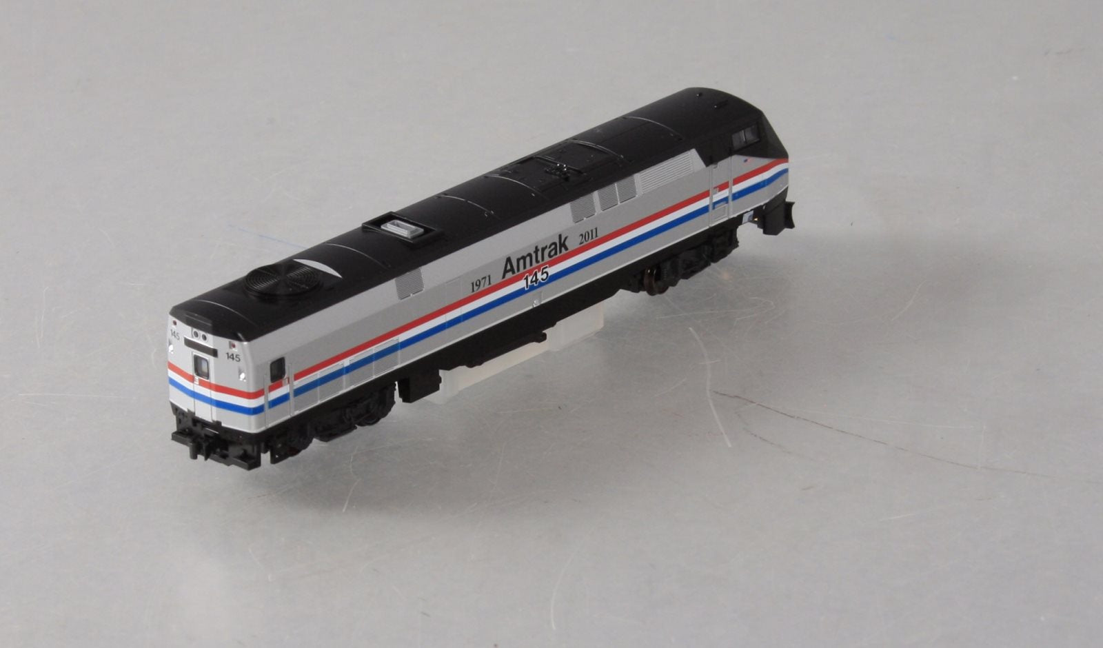 Kato 176-6021 N Amtrak/Ph III 40th Anniv Genesis P42 Diesel Locomotive #145