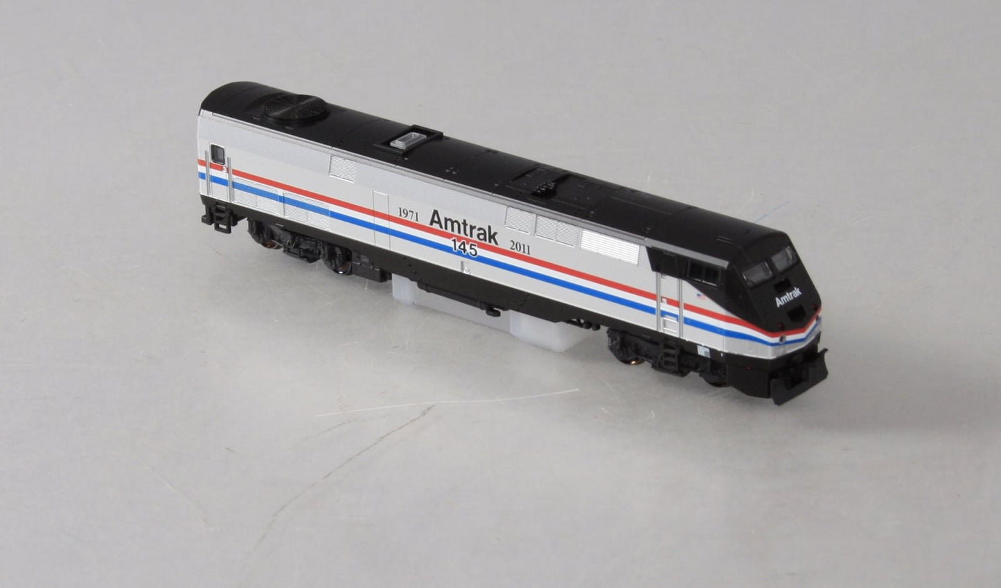 Kato 176-6021 N Amtrak/Ph III 40th Anniv Genesis P42 Diesel Locomotive #145