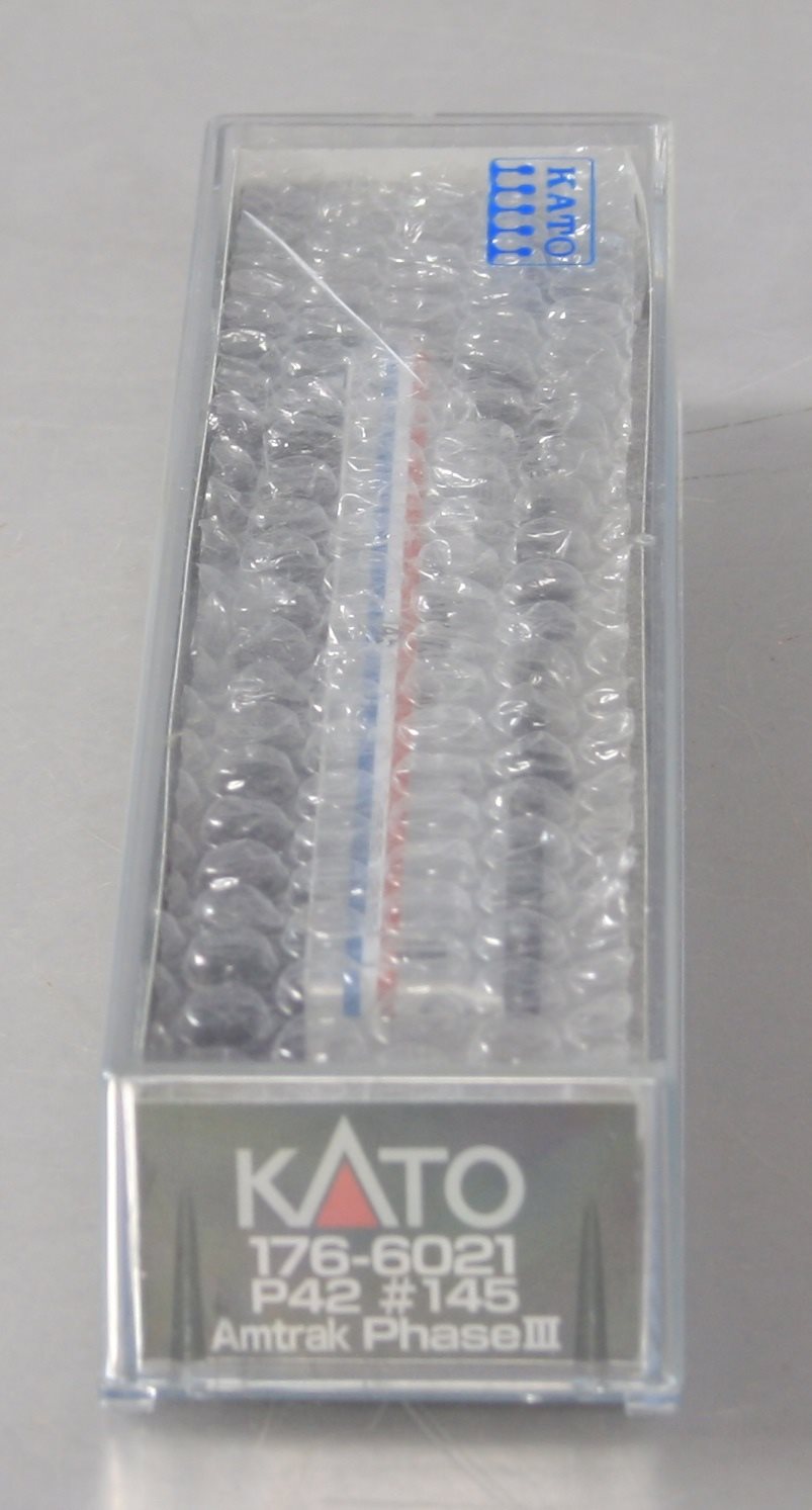 Kato 176-6021 N Amtrak/Ph III 40th Anniv Genesis P42 Diesel Locomotive #145