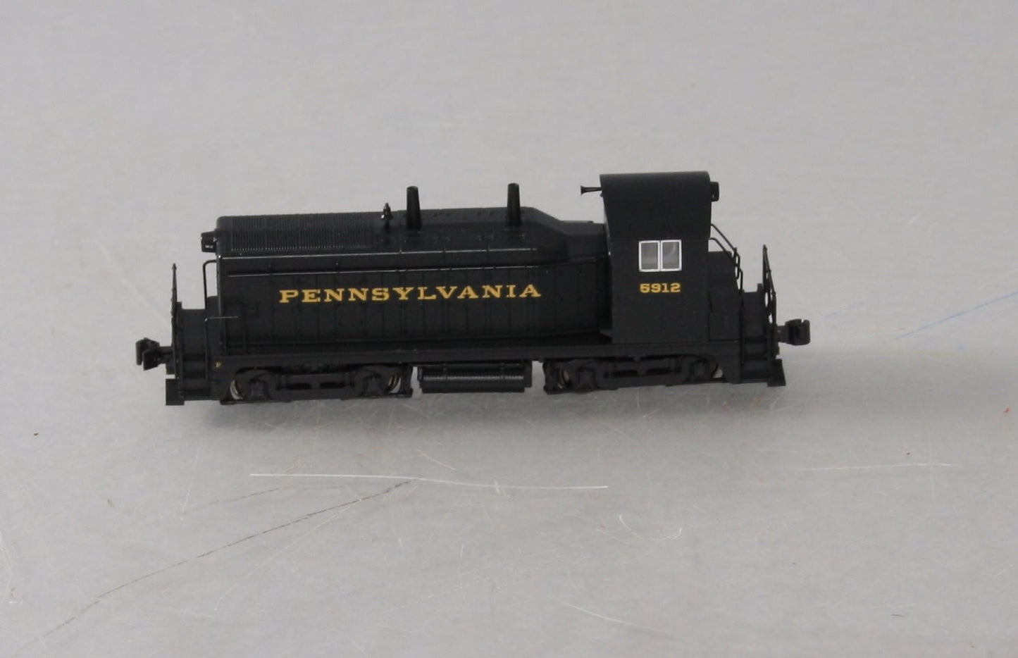 Kato 176-4362 N Scale PRR NW2 Diesel Switcher #5912