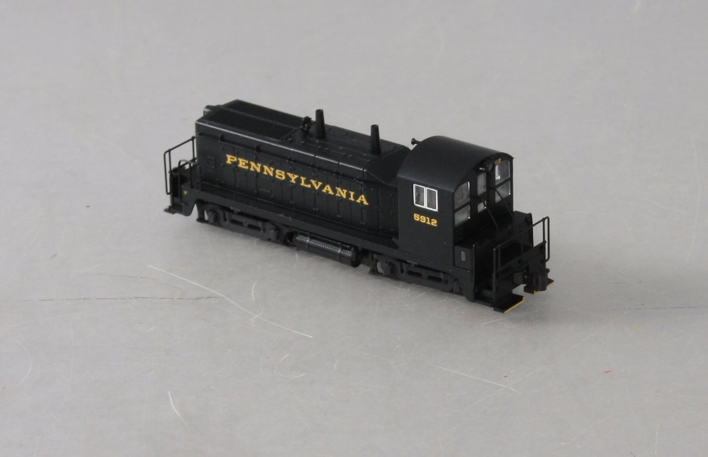 Kato 176-4362 N Scale PRR NW2 Diesel Switcher #5912