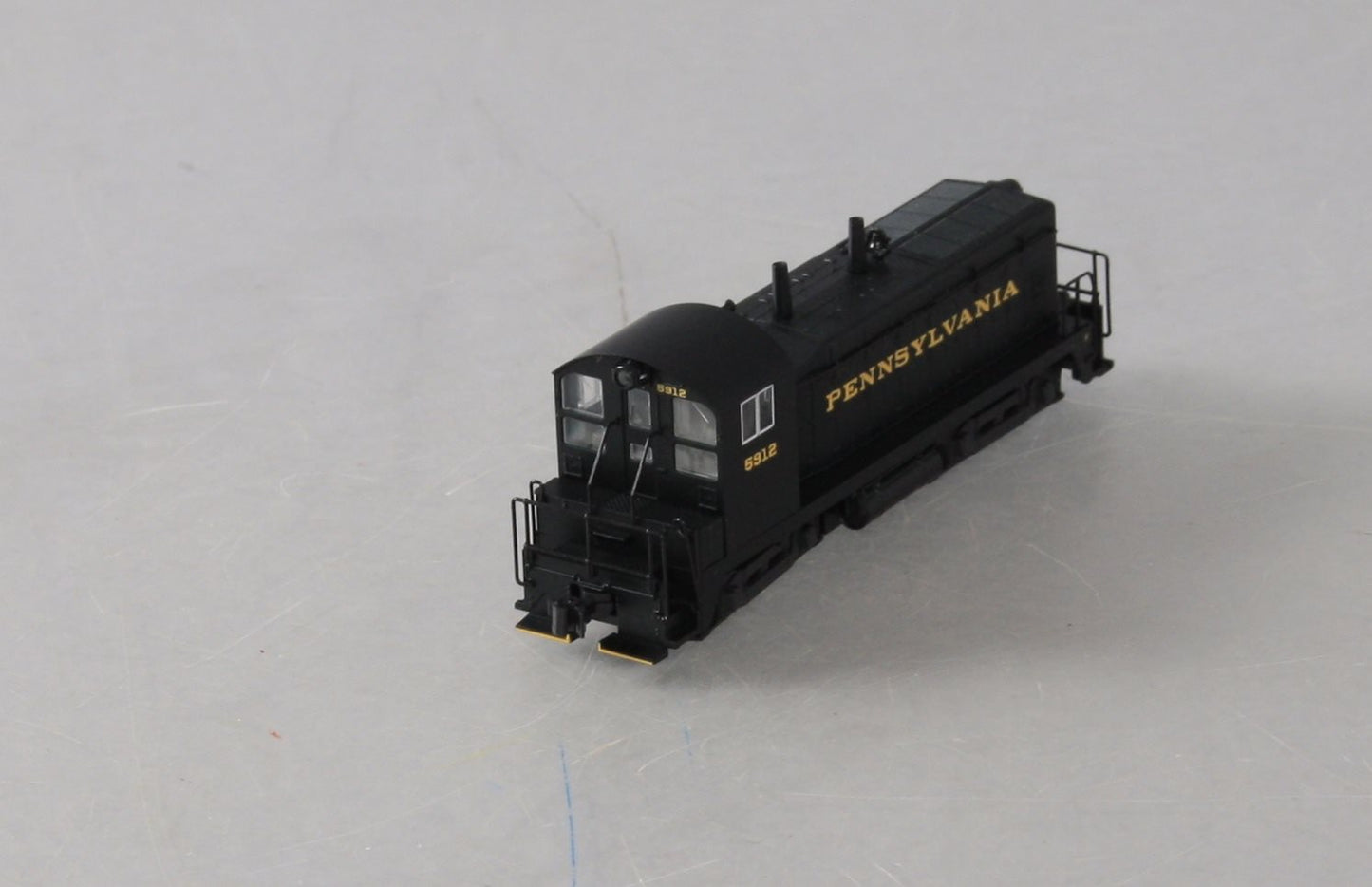 Kato 176-4362 N Scale PRR NW2 Diesel Switcher #5912
