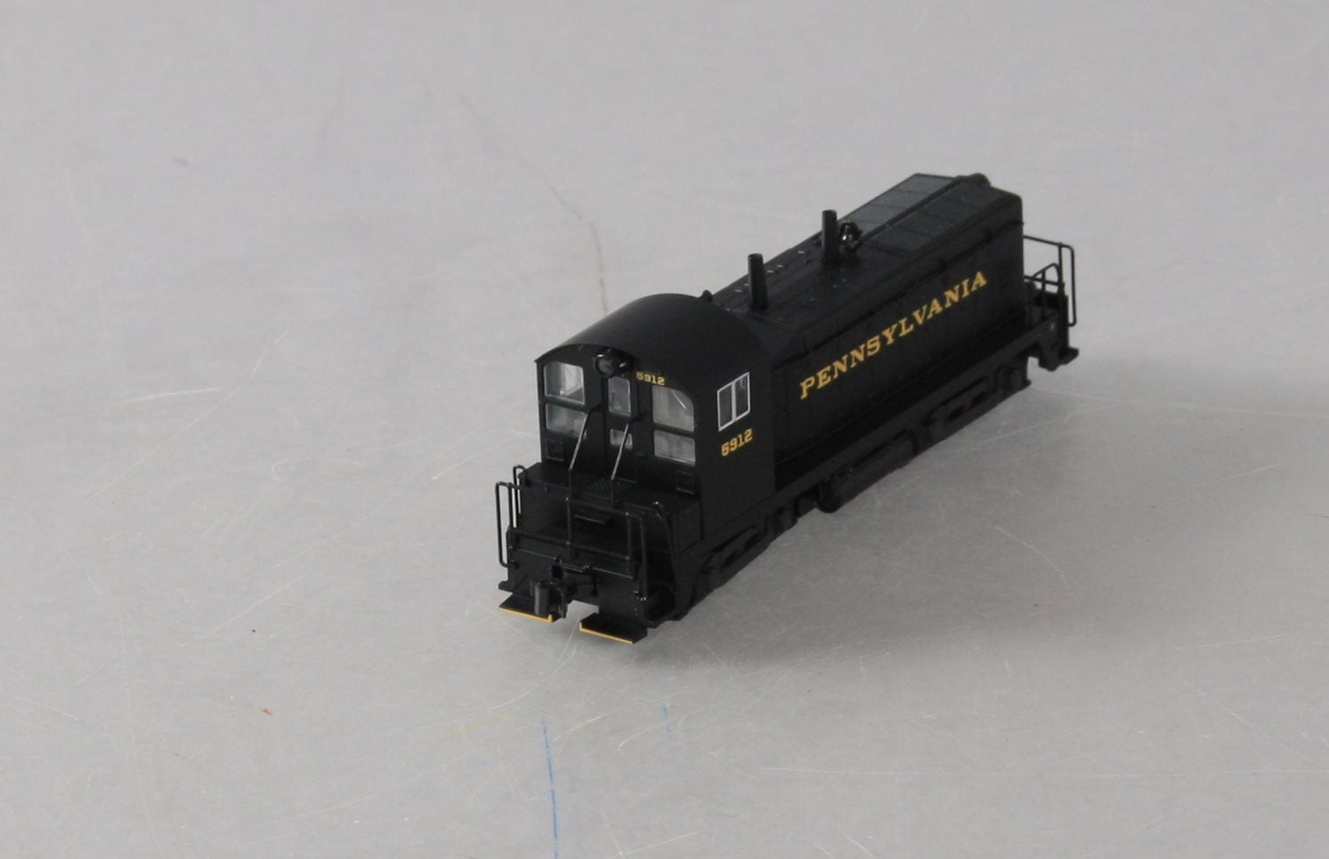 Kato 176-4362 N Scale PRR NW2 Diesel Switcher #5912