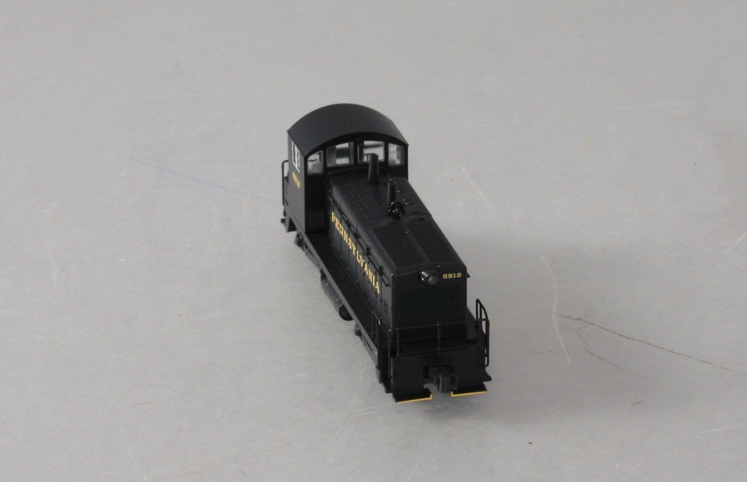 Kato 176-4362 N Scale PRR NW2 Diesel Switcher #5912