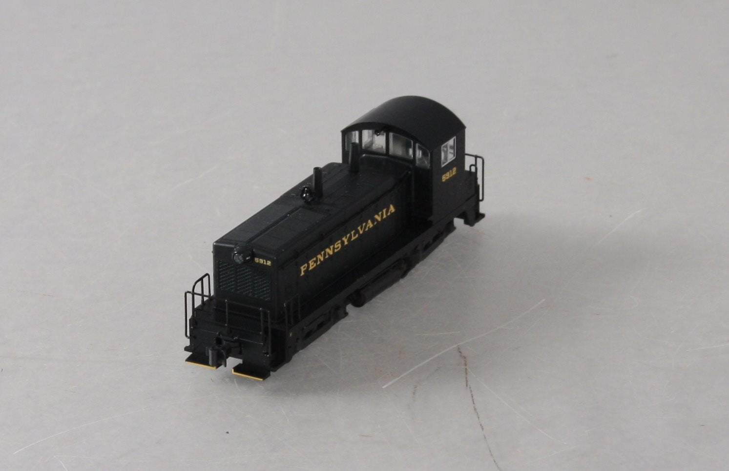 Kato 176-4362 N Scale PRR NW2 Diesel Switcher #5912