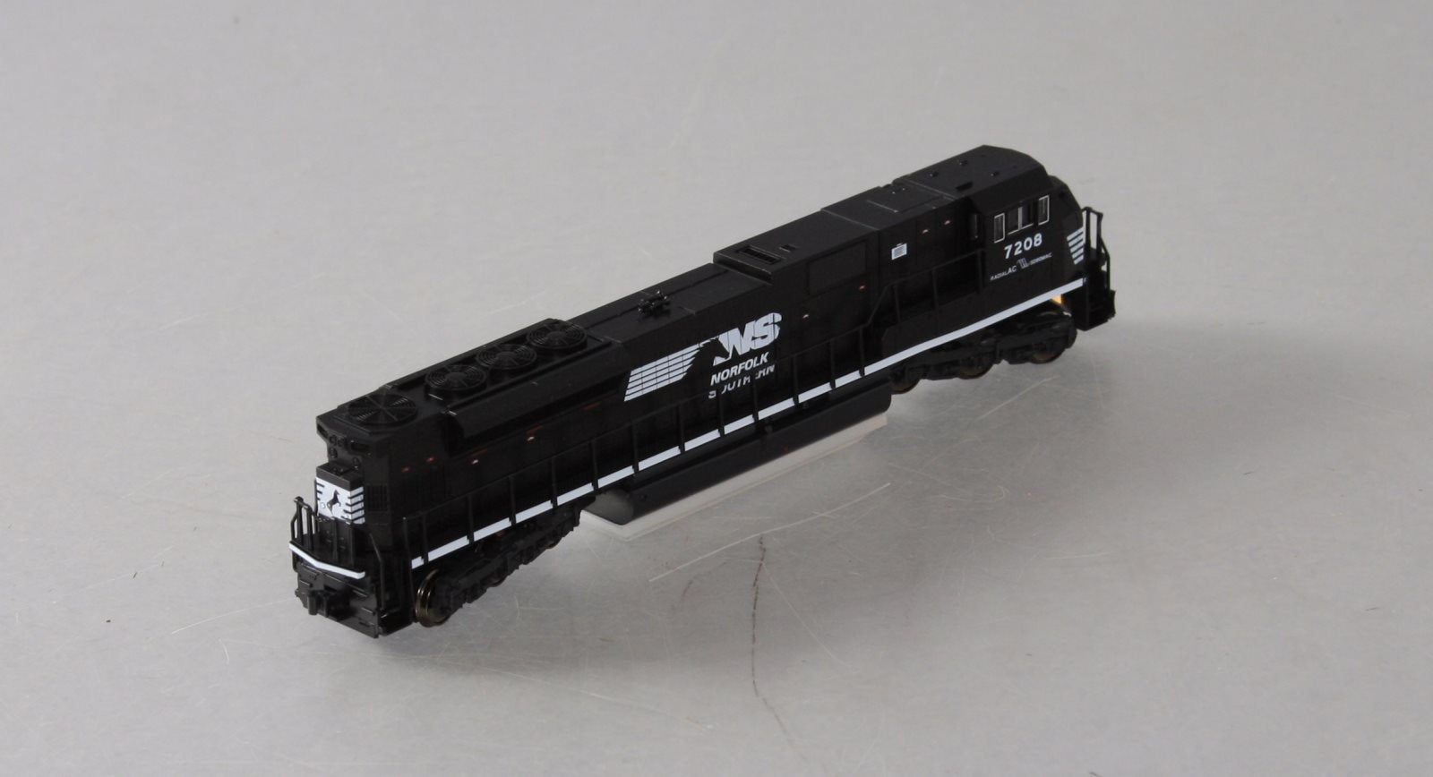 Kato 176-5513 N EMD SD80MAC NS'Horsehead' #7208