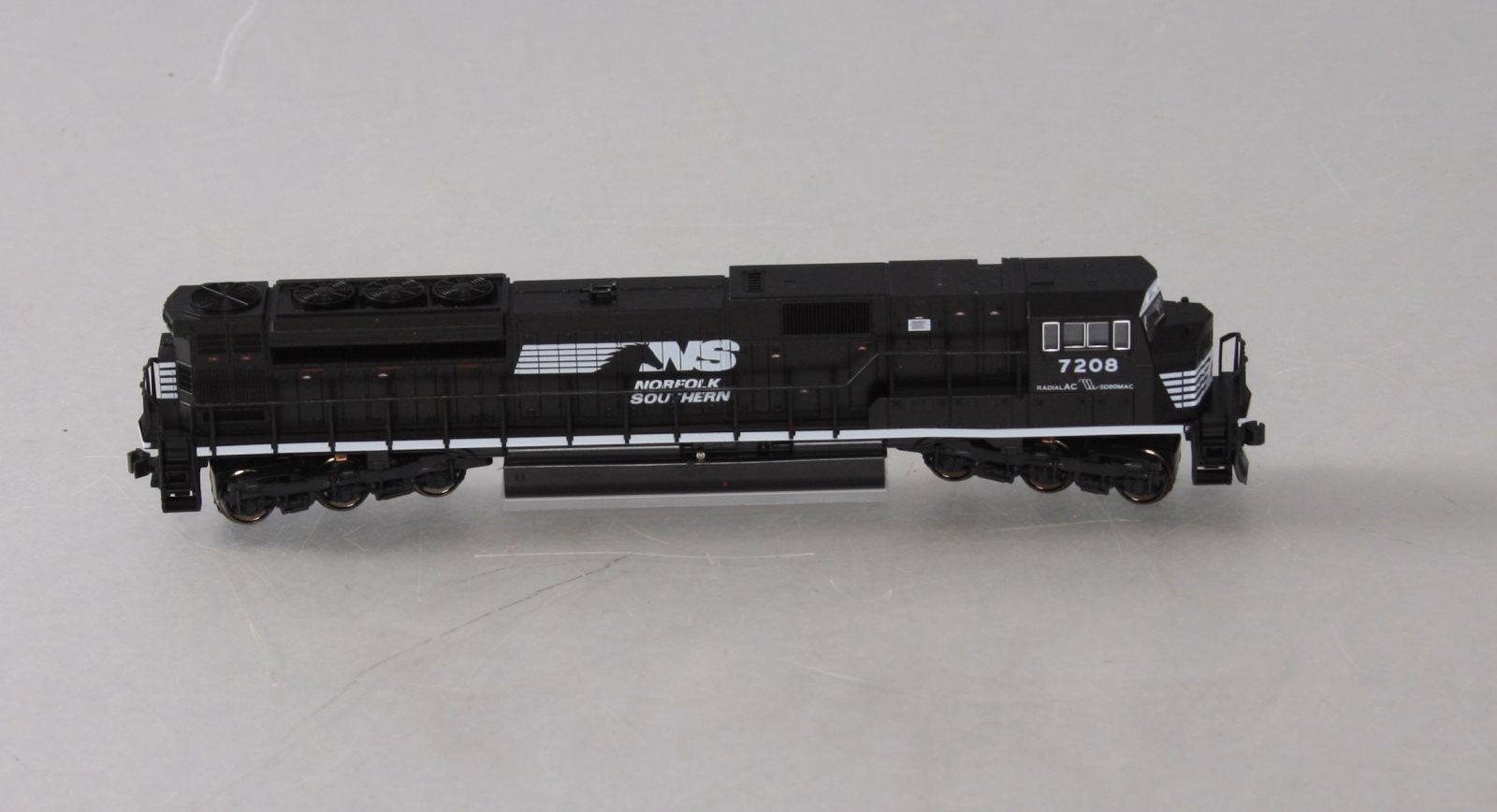 Kato 176-5513 N EMD SD80MAC NS'Horsehead' #7208