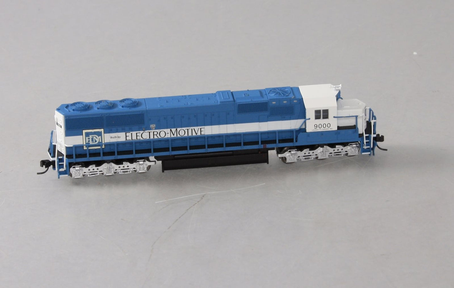 Atlas 49073 N Scale EMD Oakway Leasing Locomotive w/o DCC #9000