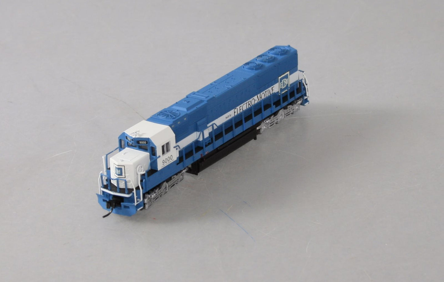 Atlas 49073 N Scale EMD Oakway Leasing Locomotive w/o DCC #9000