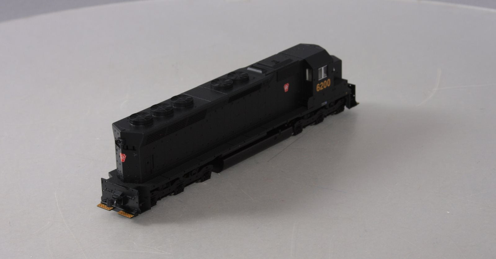 Kato 37-1742 HO Scale Pennsylvania SD45 #6200 w/DCC – Trainz