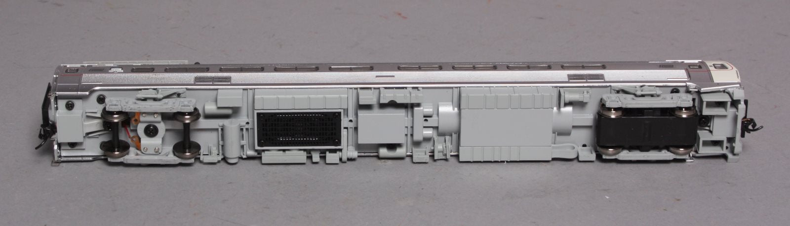 Walthers 920-14803 HO Pennsylvania Budd Metroliner Electric Multiple Unit w/ DCC