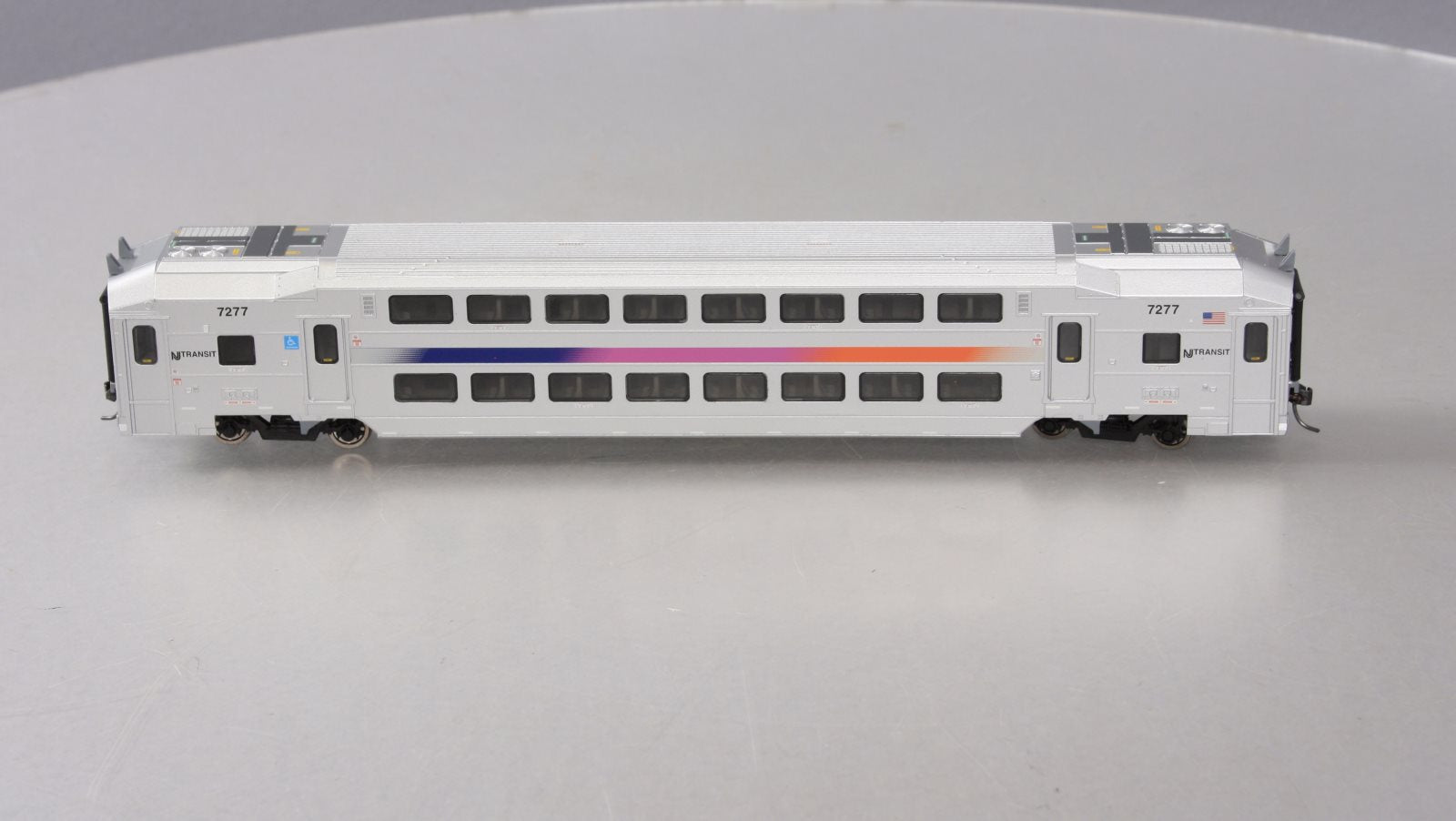 Atlas 20004116 HO New Jersey Transit Multi-level Commuter Coach