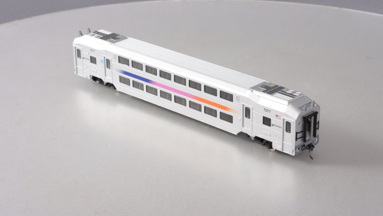 Atlas 20004116 HO New Jersey Transit Multi-level Commuter Coach