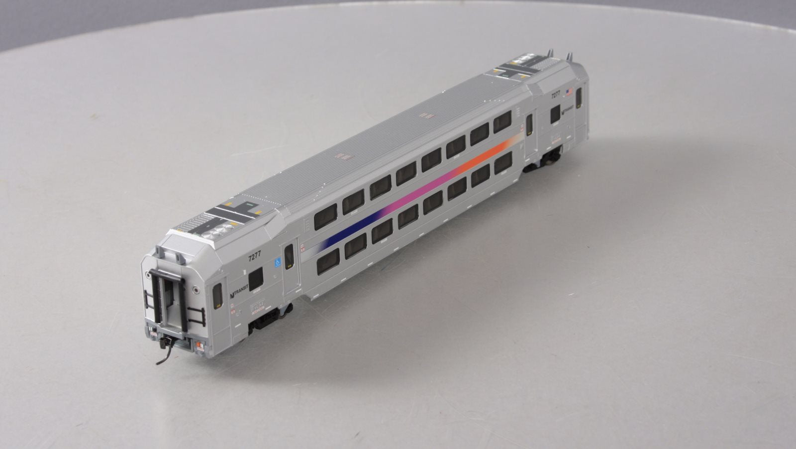 Atlas 20004116 HO New Jersey Transit Multi-level Commuter Coach