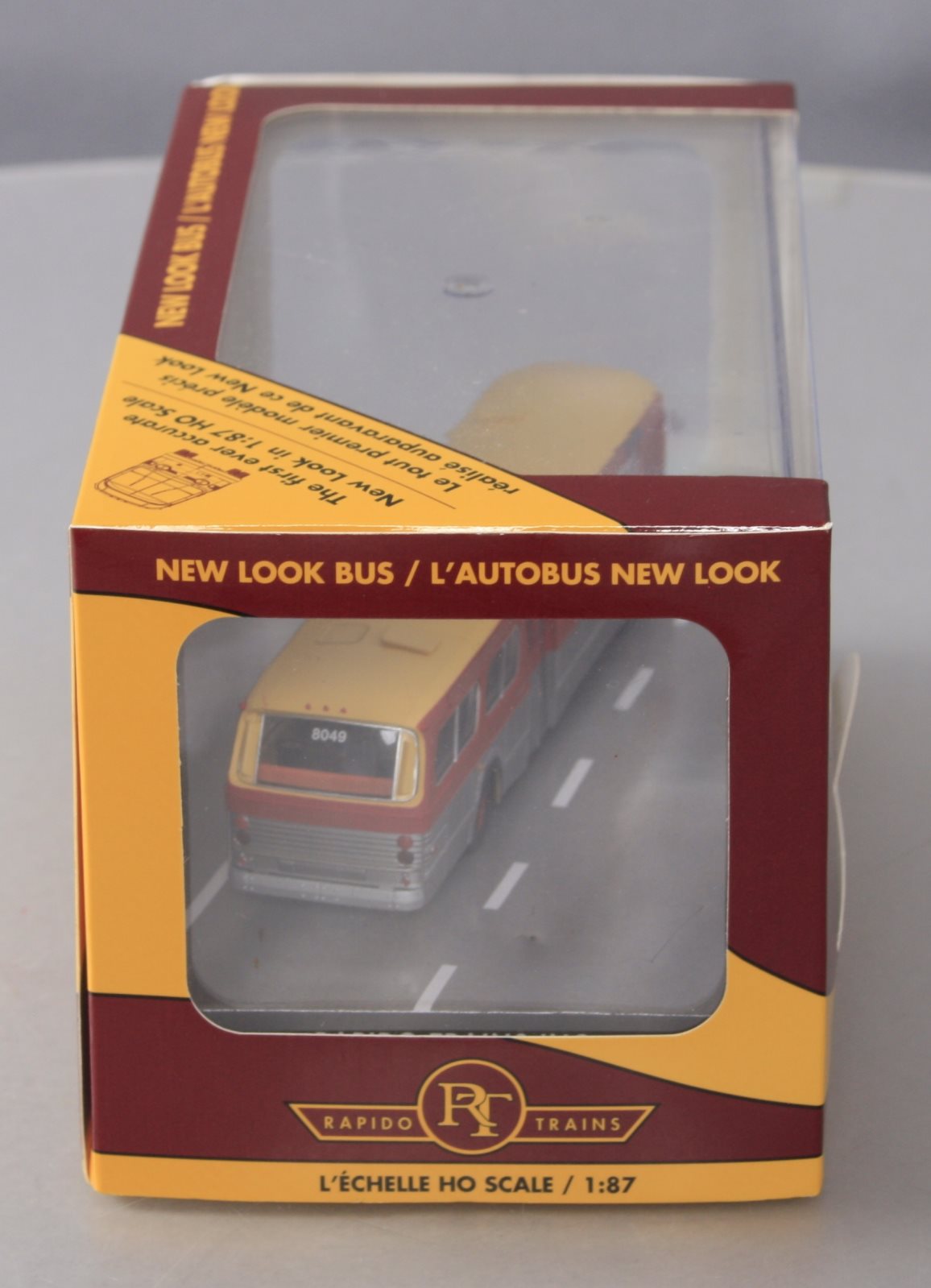 Rapido Trains 751003 Ho 1:87 Dlx Bus TTC 8049