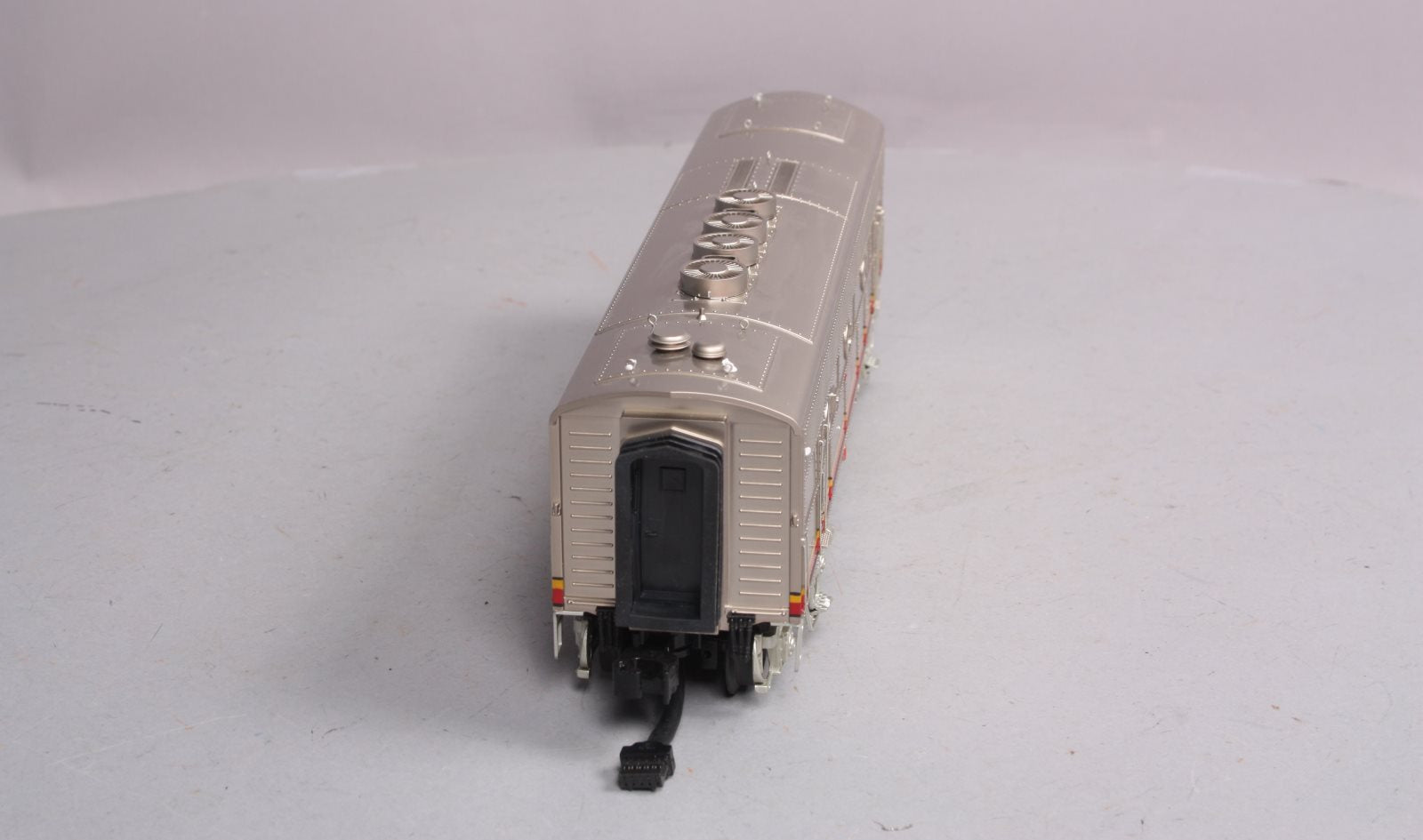 MTH 20-2923-3 Santa Fe F-3 B-Unit Non-Powered Diesel Engine #16B