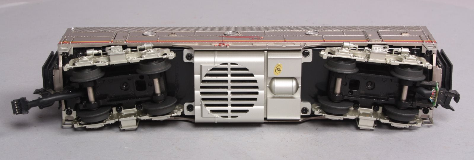 MTH 20-2923-3 Santa Fe F-3 B-Unit Non-Powered Diesel Engine #16B