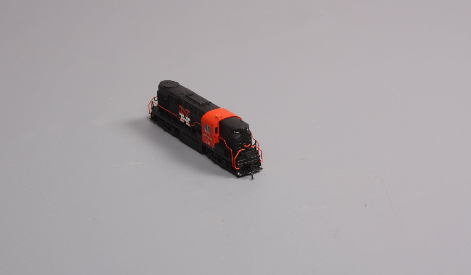 Atlas 42634 N Scale New Haven RS-11 #1409 – Trainz
