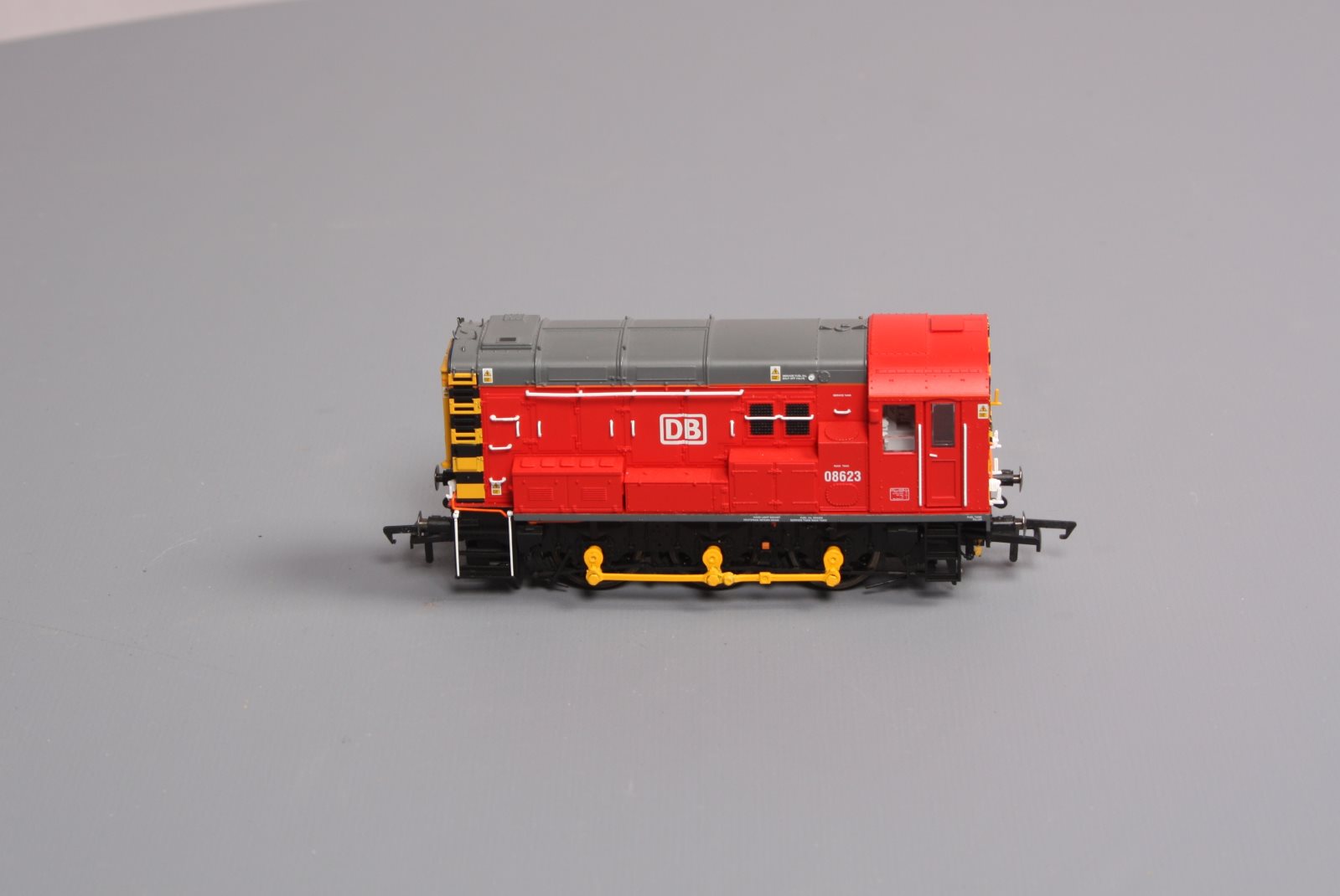 Hornby R3504TTS OO DB Schenker Class 08 0-6-0 Steam Locomotive Sound #08623