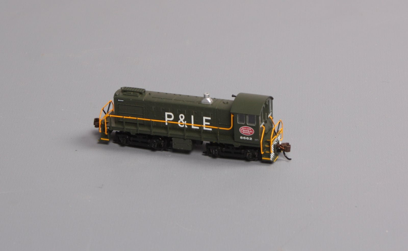 Bachmann 63153 N Pittsburgh & Lake Erie ALCO S4 Diesel Locomotive DCC #8662