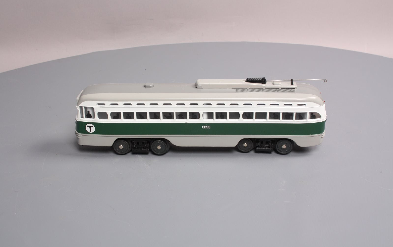 MTH 30-2593-1 O Gauge Boston PCC Electric Street Car with Proto-Sound 2.0