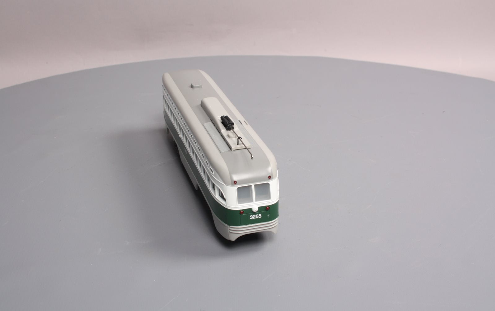 MTH 30-2593-1 O Gauge Boston PCC Electric Street Car with Proto-Sound 2.0