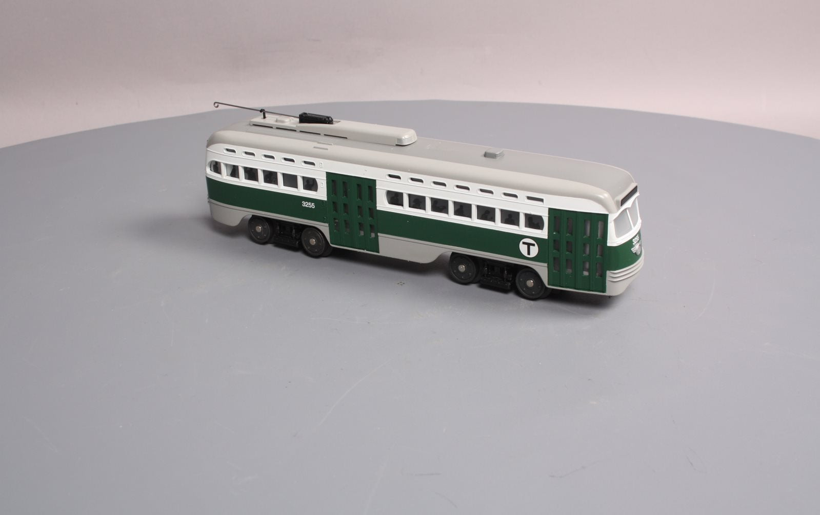 MTH 30-2593-1 O Gauge Boston PCC Electric Street Car with Proto-Sound 2.0
