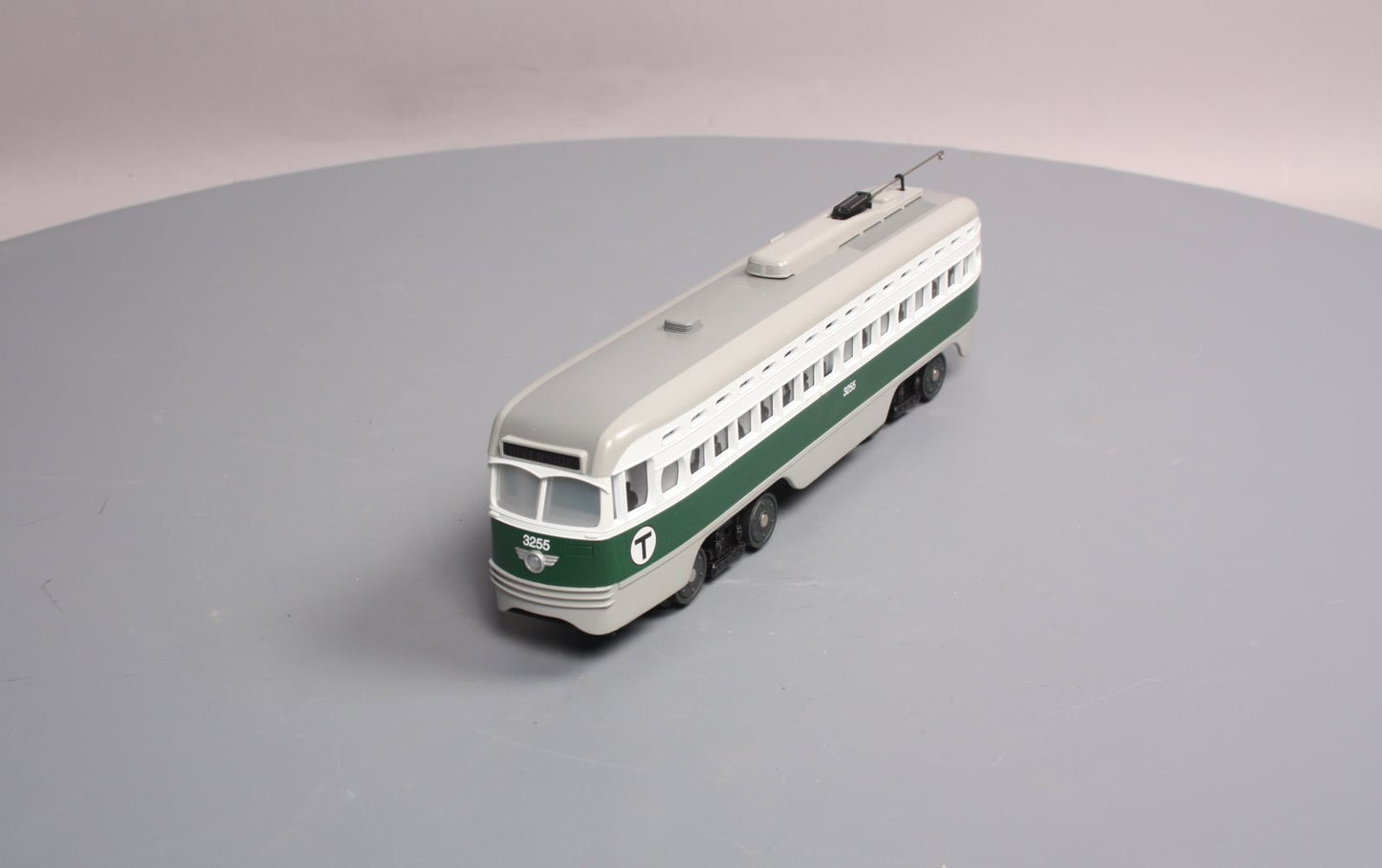 MTH 30-2593-1 O Gauge Boston PCC Electric Street Car with Proto-Sound 2.0